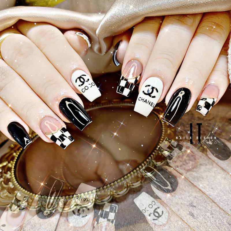 Aggregate 137+ chanel beauty nails