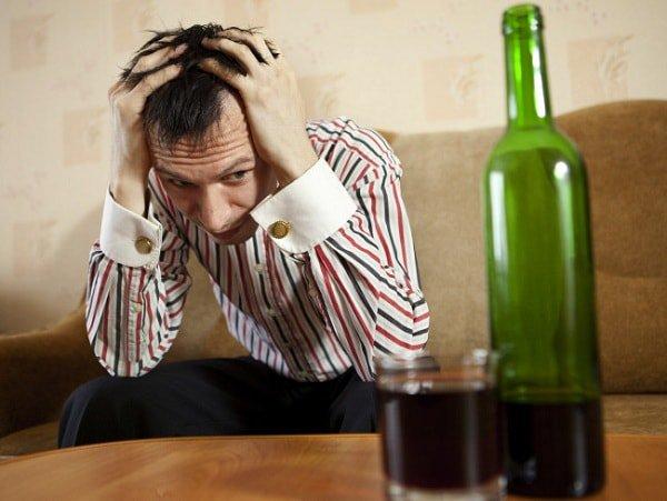 Rượu có thể gây rối loạn tâm thần