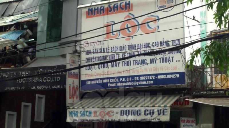 Bảng hiệu của nhà sách Lộc