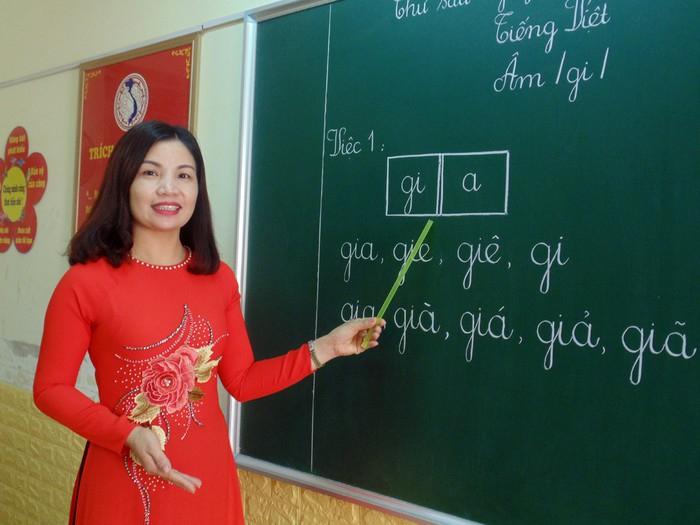 Lời chúc 8/3 hay, ý nghĩa và ngắn gọn dành tặng cô giáo