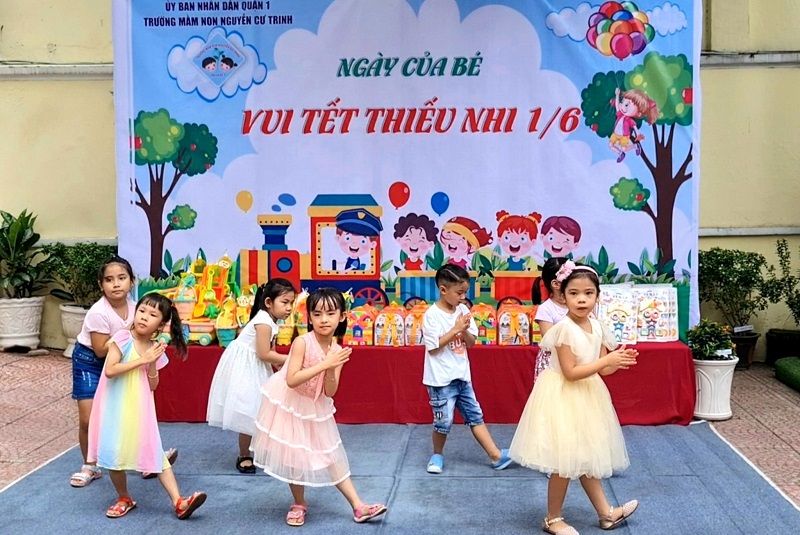 Bài thơ: Thiếu niên nhi đồng tương lai đất nước