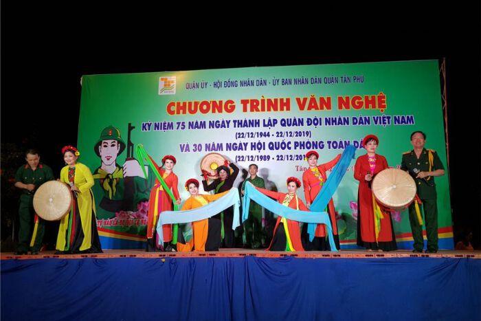 Lời dẫn chương trình văn nghệ ngày 22/12 - Mẫu 1