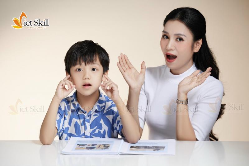 Lớp chữa ngọng của Vietskill