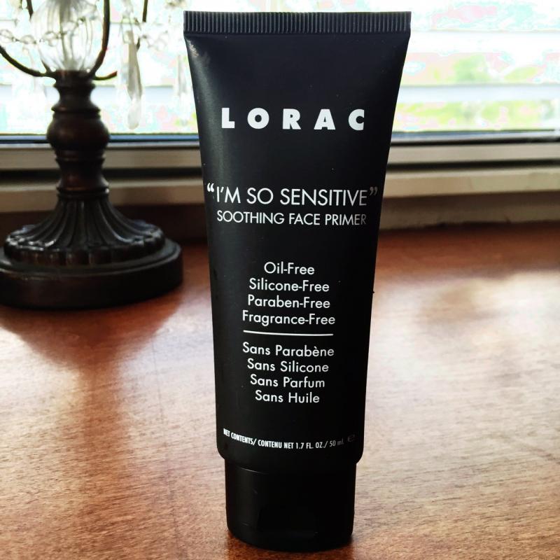 Với cách đặt tên gọi “I’m so sensitive” (Tôi rất nhạy cảm) cho sản phẩm lót của Lorac cũng dễ dàng hiểu đây sẽ là kem lót phù hợp với mọi loại da, ngay cả da nhạy cảm nhất.