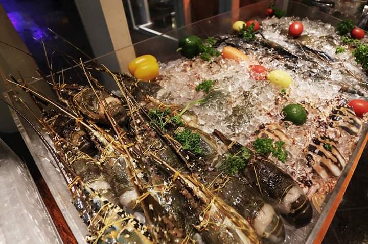 Nhà hàng buffet hải sản tôm hùm ngon nhất Sài Gòn