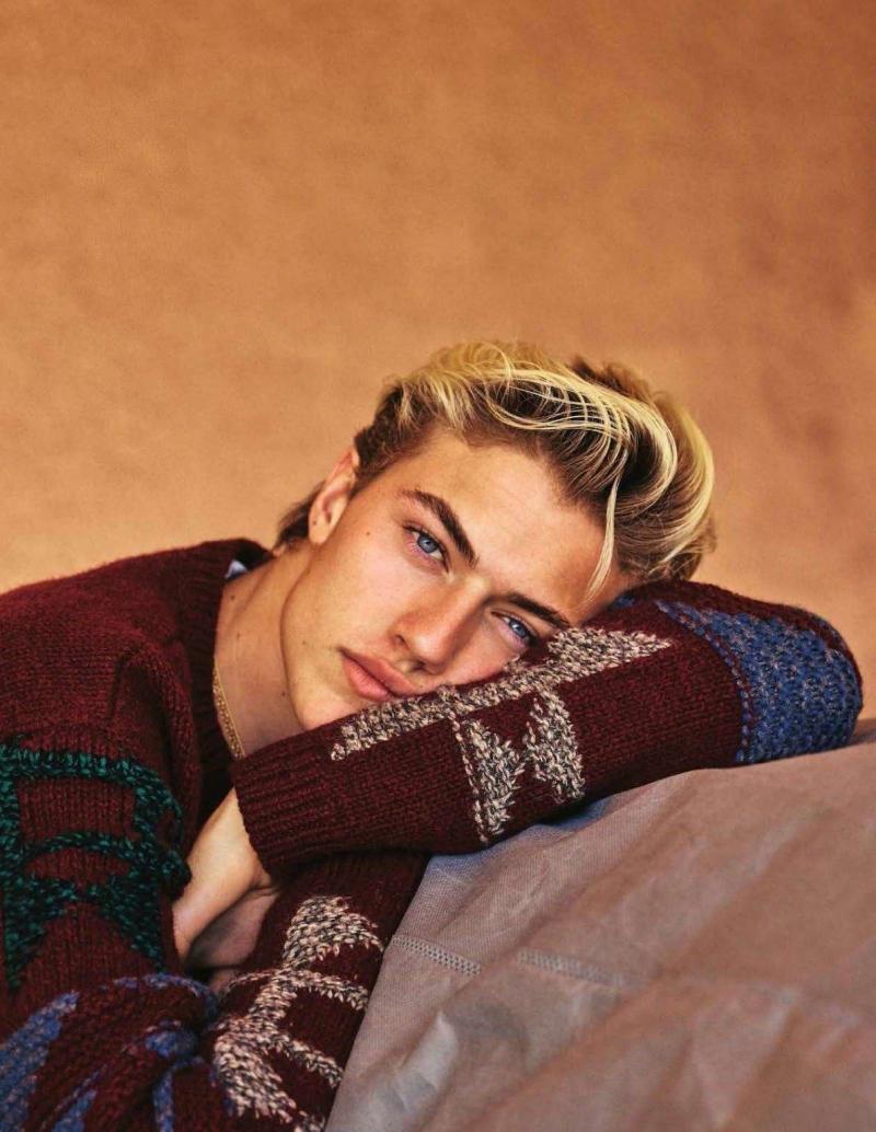 Người mẫu nam nổi tiếng Lucky Blue Smith