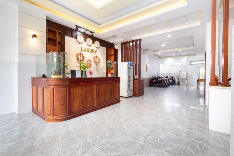 Luxury Vườn Lài Hotel