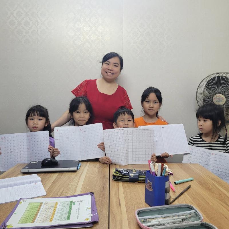 Luyện chữ đẹp cô Dương Linh