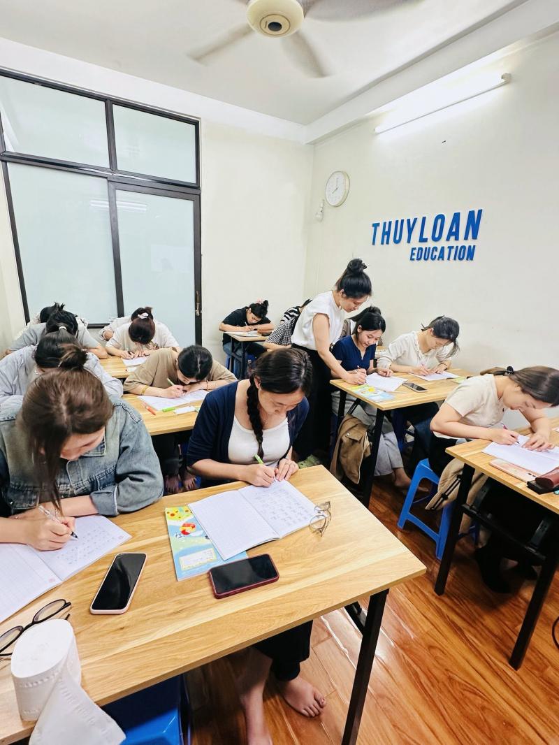 Luyện chữ đẹp Thùy Loan
