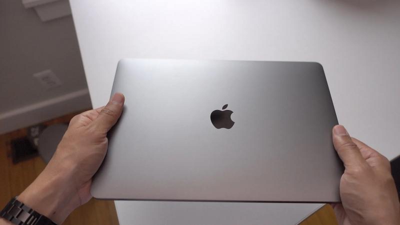 MacBook Pro Max Option năm 2016