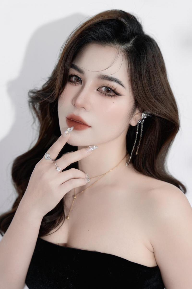 Mai Nhẫn Make Up Academy