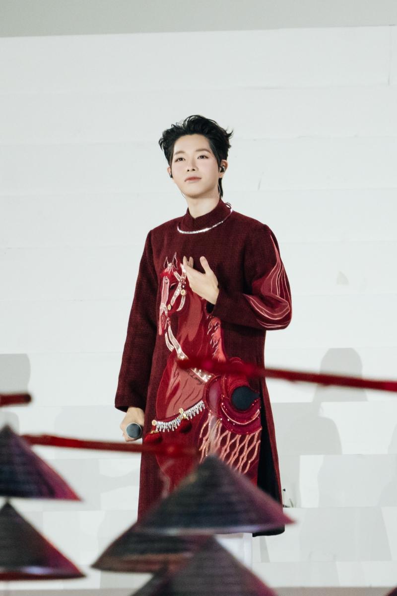 Áo dài nam tại Maison LONG