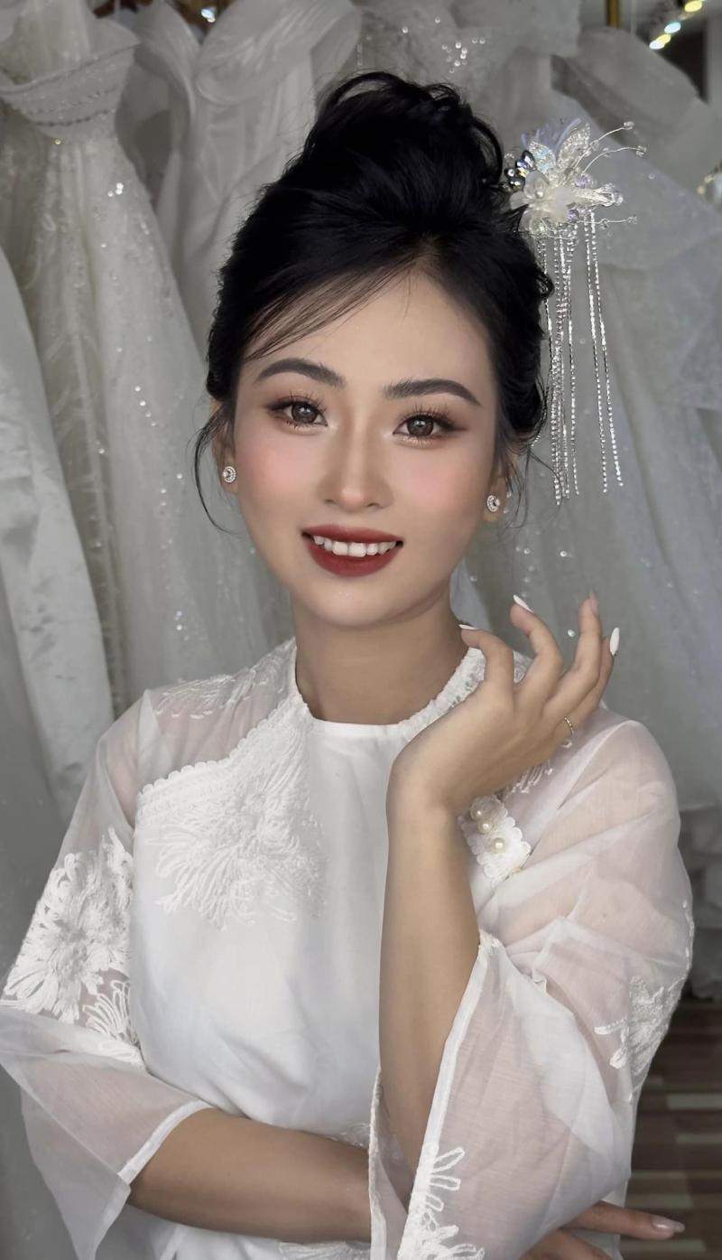 Make up Anh Thư