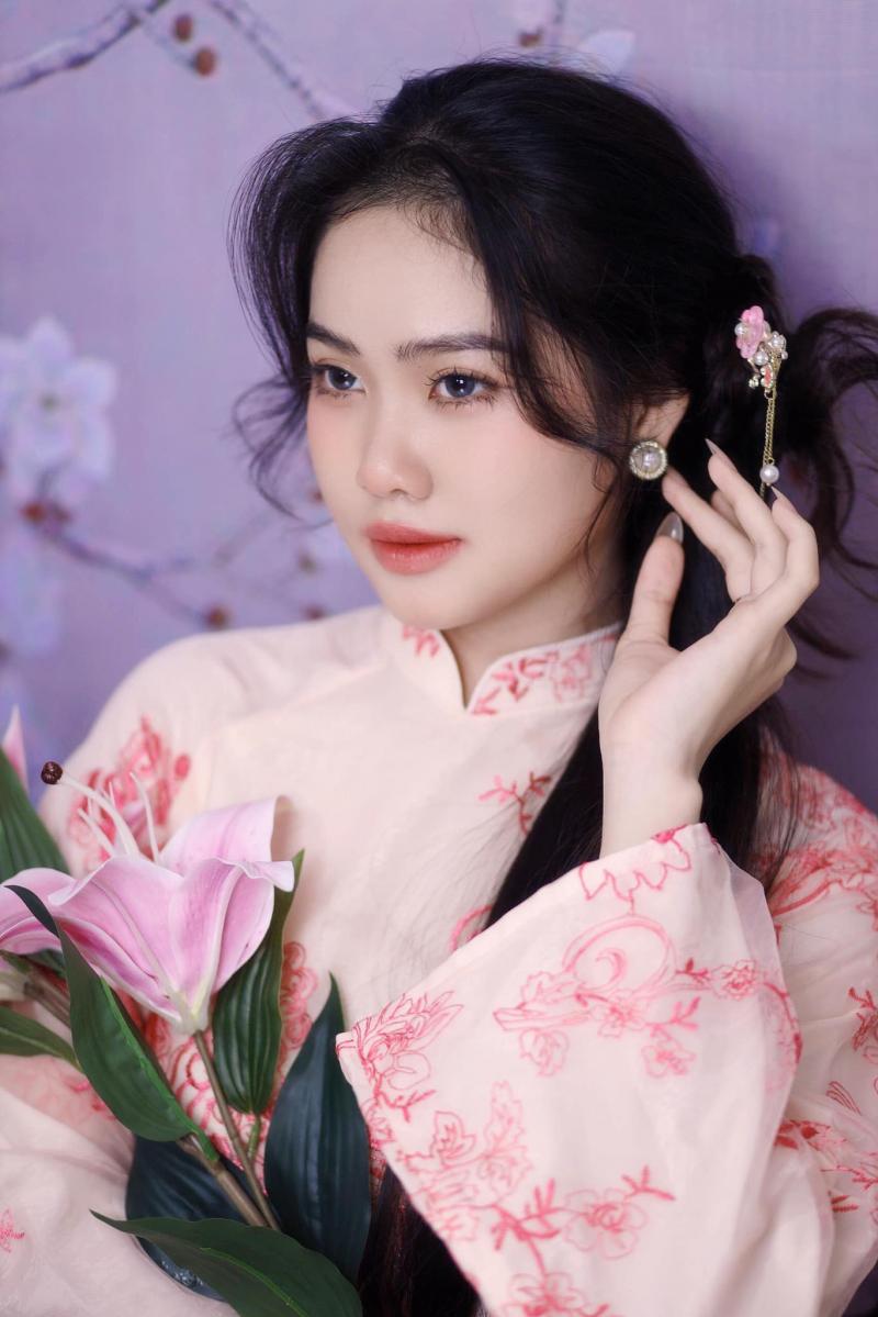 Make Up Tuyền Trần