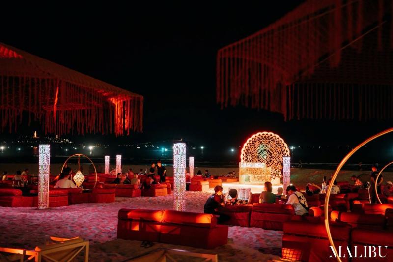 Malibu Beach Club - Seaside Chill & Cocktails