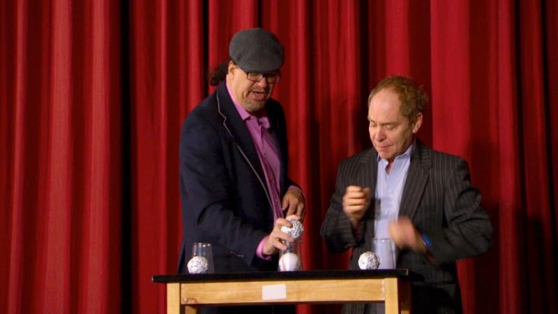 Màn ảo thuật Cups and Balls của Penn & Teller