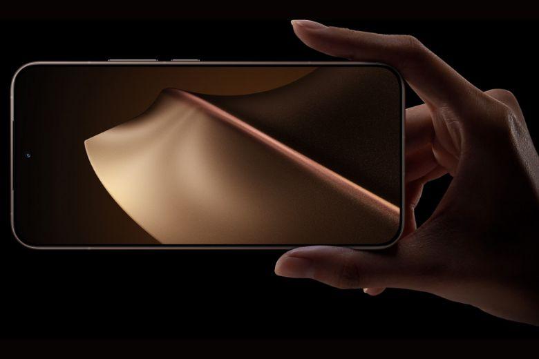 Màn hình AMOLED sắc nét, nhưng bản Pro nổi bật với tần số quét 144Hz mượt mà hơn