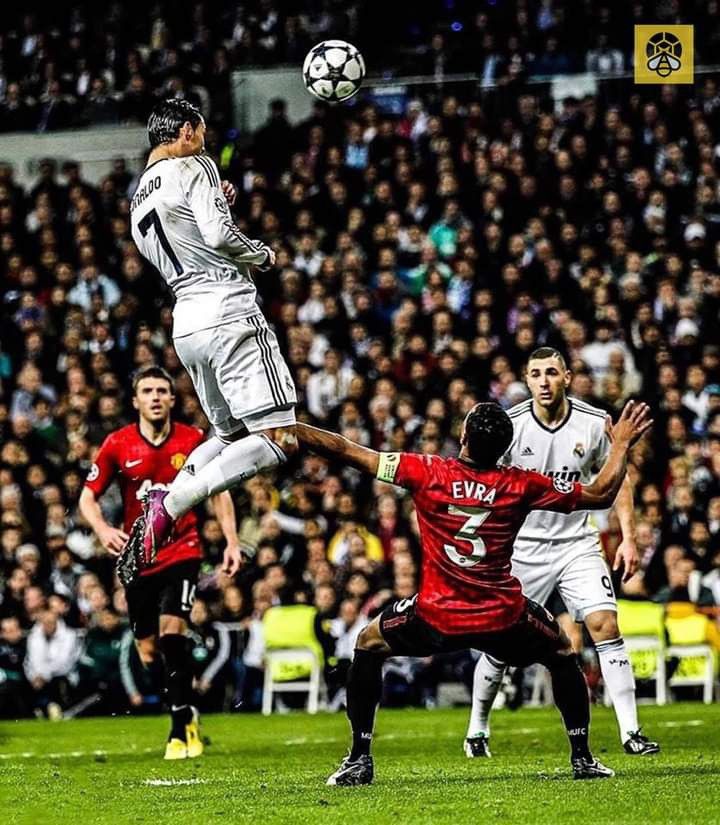 Cú đánh đầu 2,93m của Ronaldo