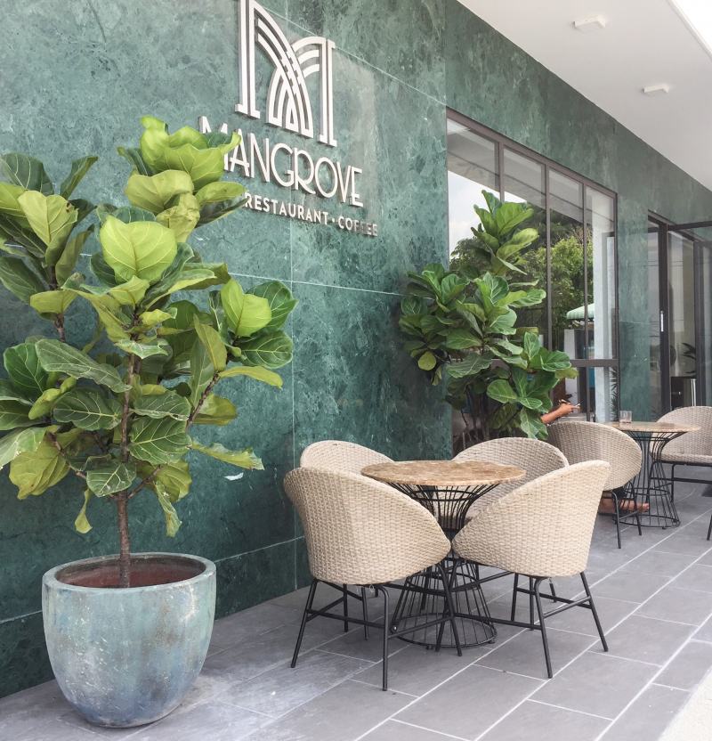 Không gian xanh tại Mangrove Hotel.