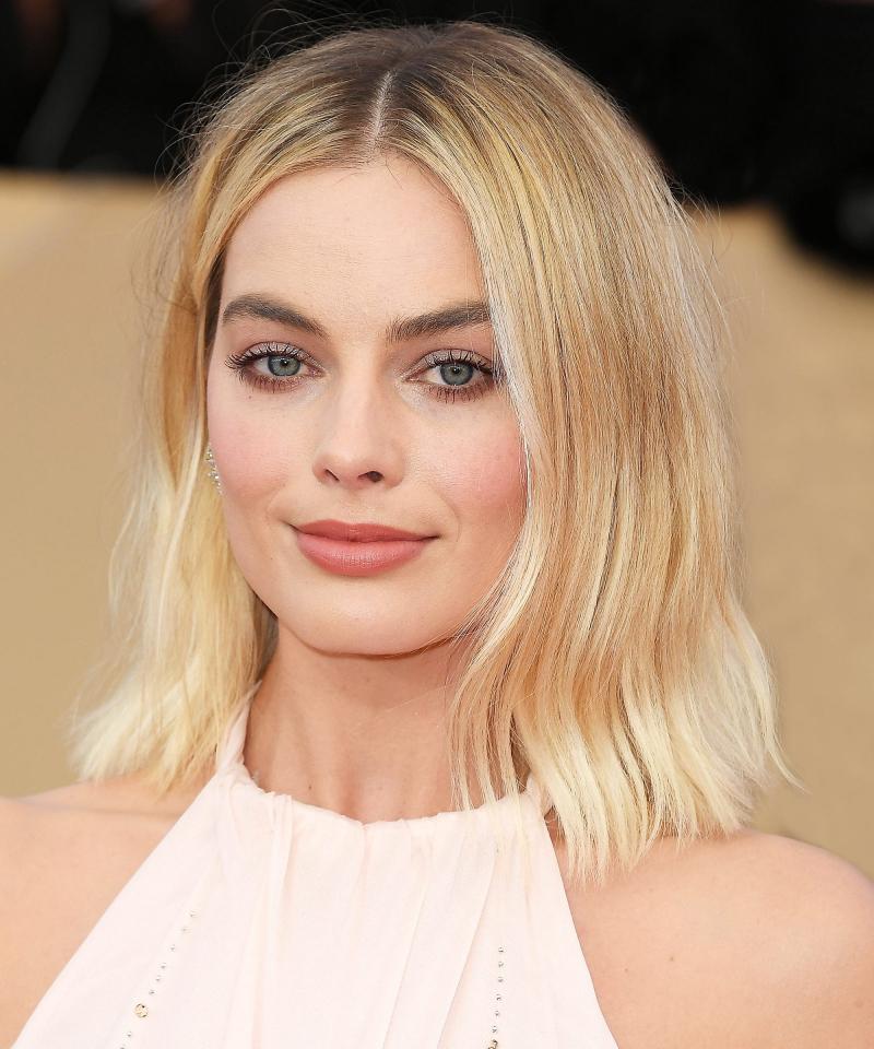 Margot Robbie sở hữu thần thái vô cùng quyến rũ và hấp dẫn