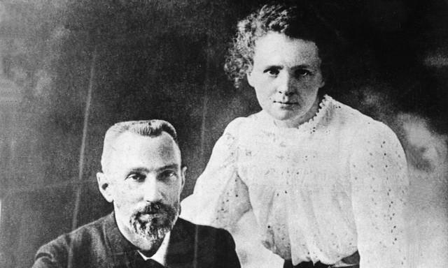 Vợ chồng  Marie Sklodowska và Pierre
