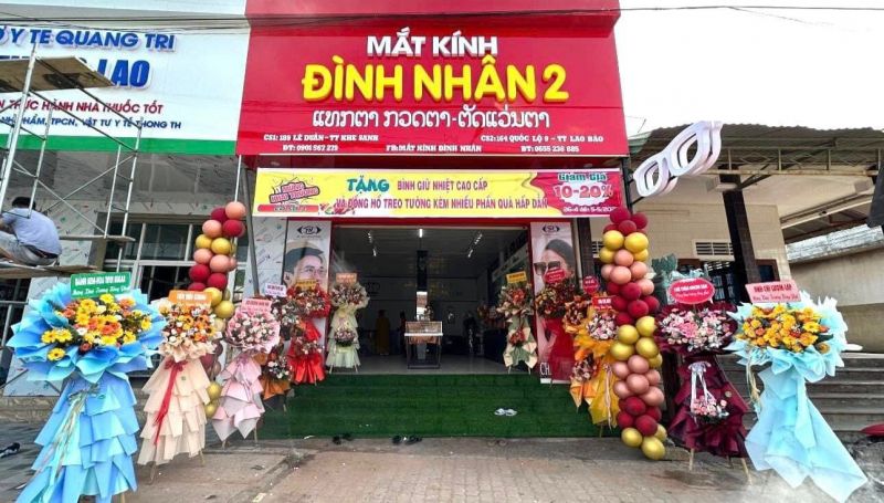 Mắt Kính Đình Nhân