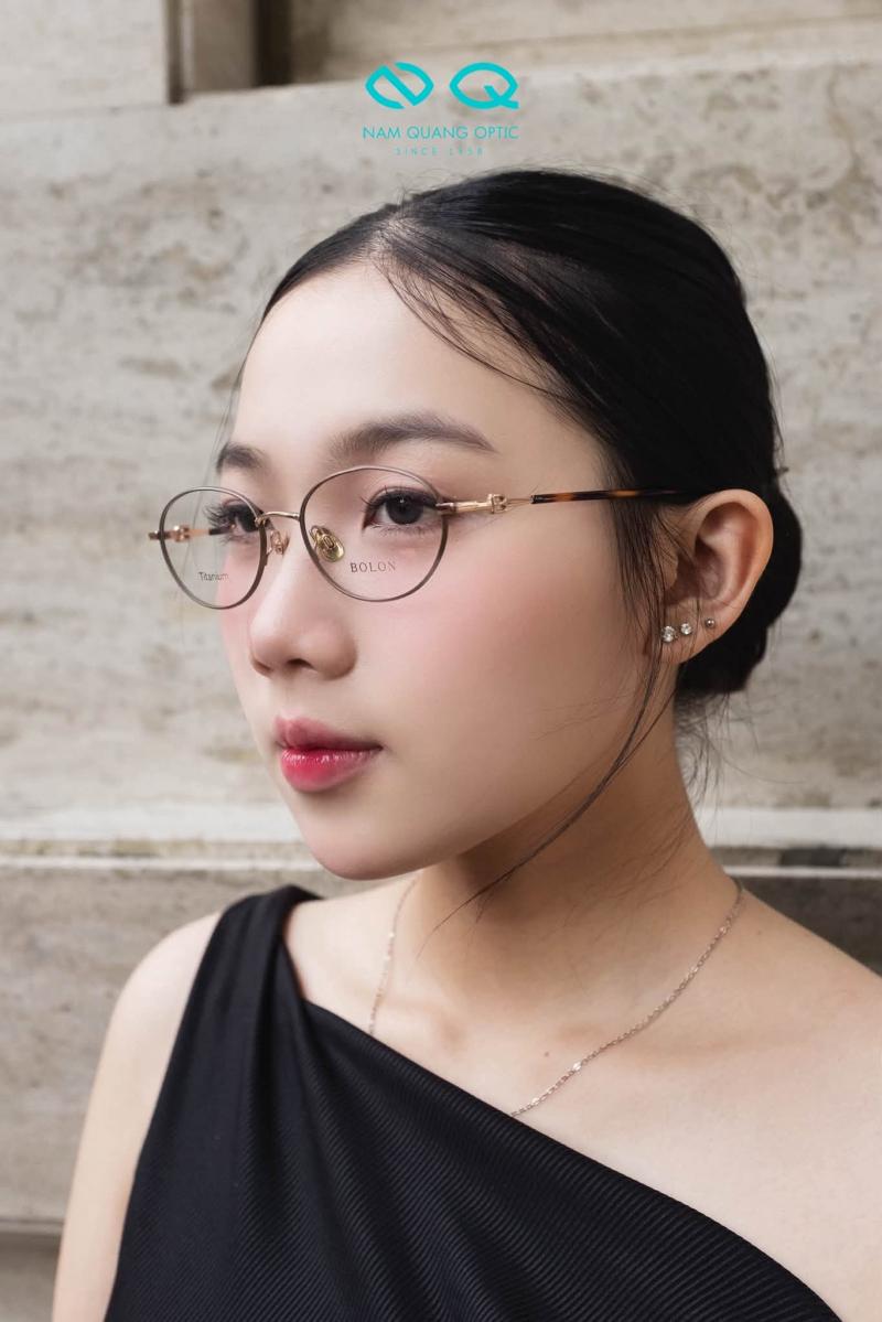 Kính mắt Nam Quang