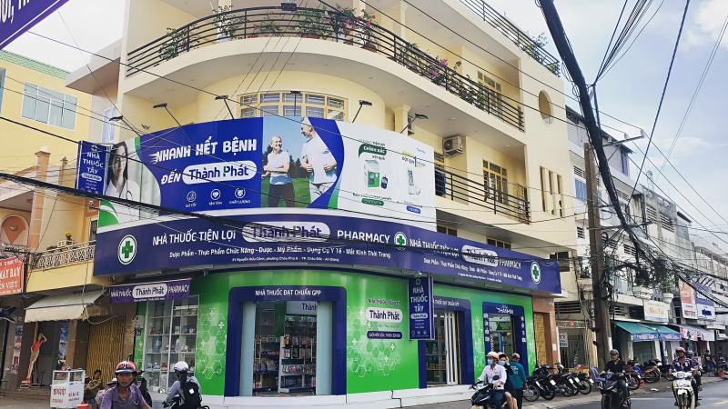 Mắt kính THANH IN - nằm trong nhà thuốc bán lẻ