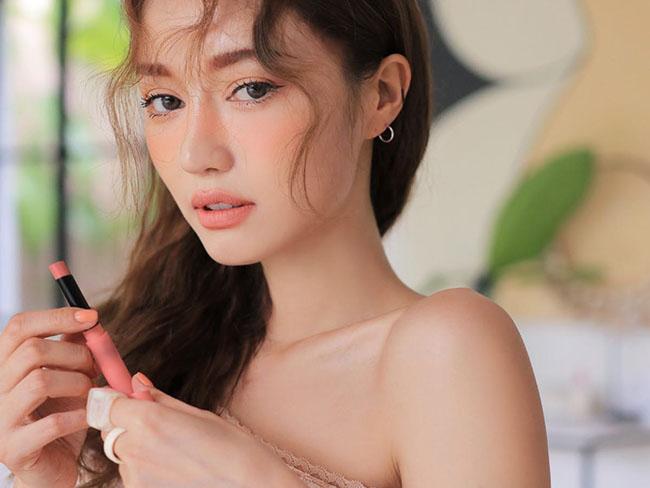 Lựa chọn được màu son nude phù hợp giúp bạn trông sang trọng hơn