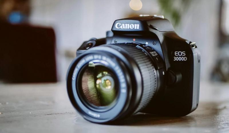 Máy ảnh Canon EOS 3000D Kit EF-S 18-55 III