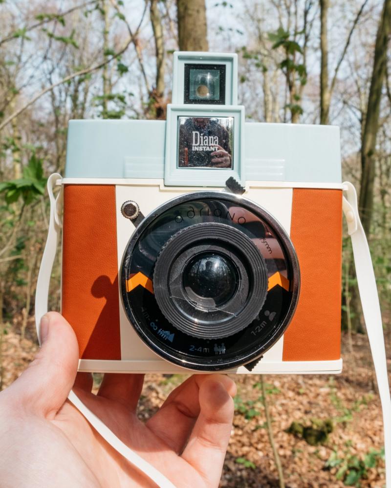 Máy ảnh chụp in liền Lomography Diana Instant Square màu Adriano