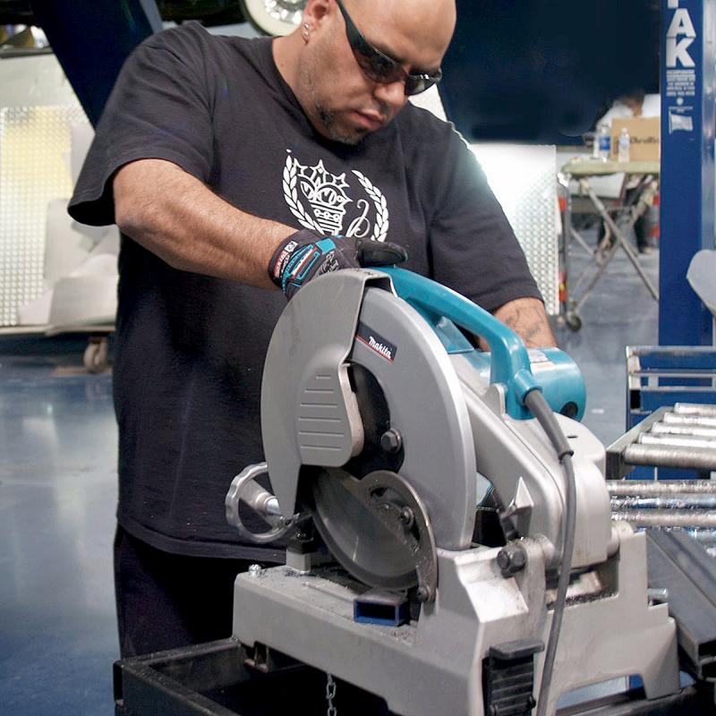 Máy cắt sắt cầm tay Makita LC1230