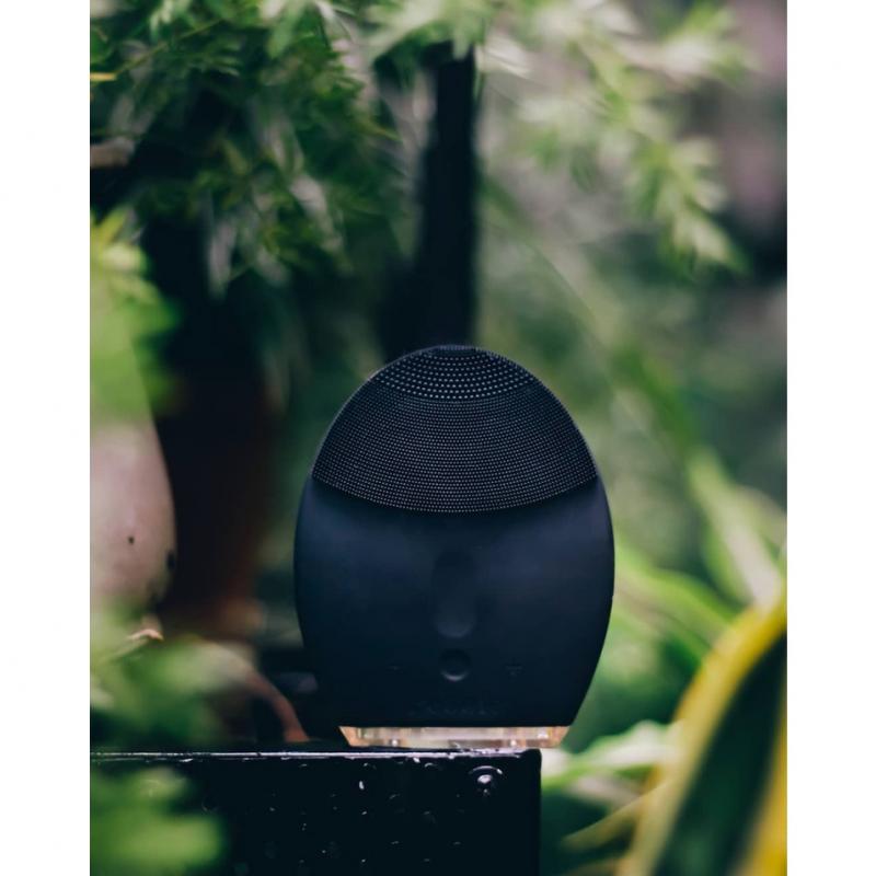 Máy rửa mặt Pebble Lisa Black OWL