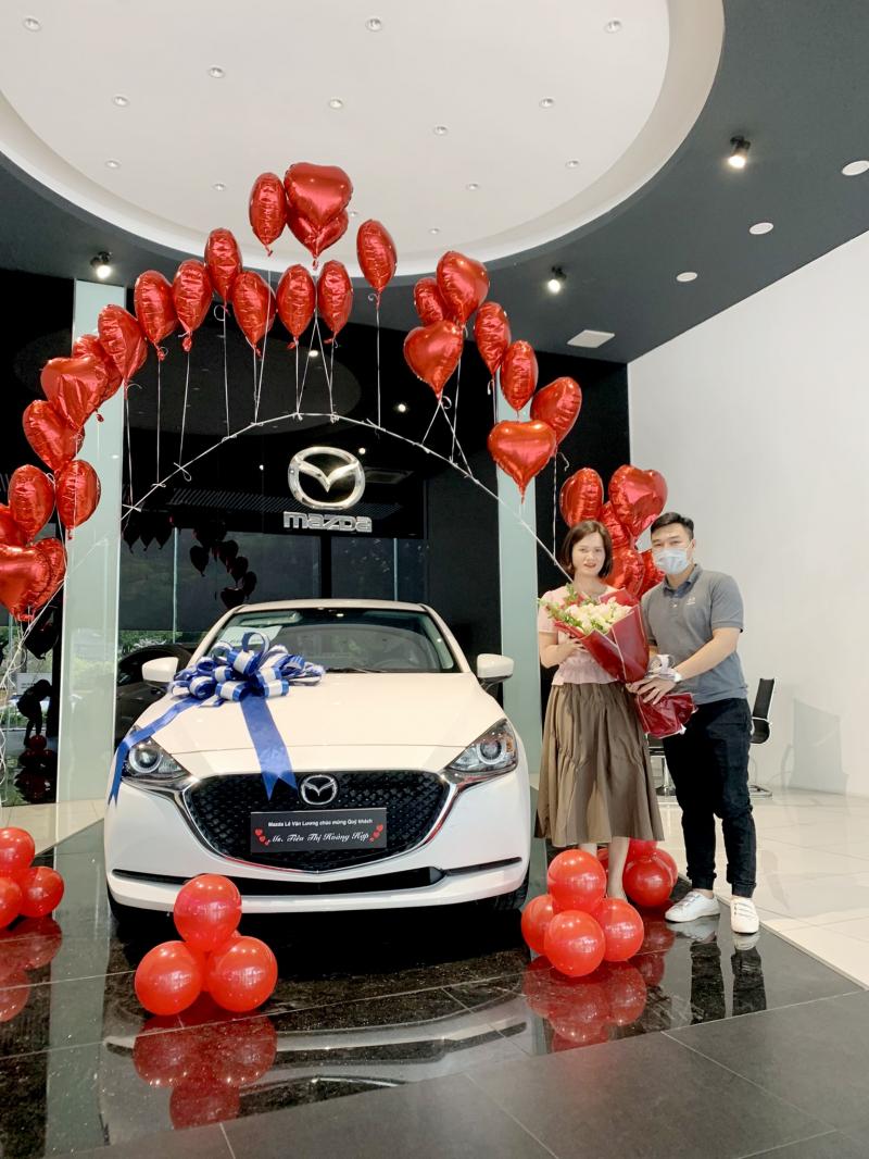 Phòng trưng bày tại Mazda Lê Văn Lương