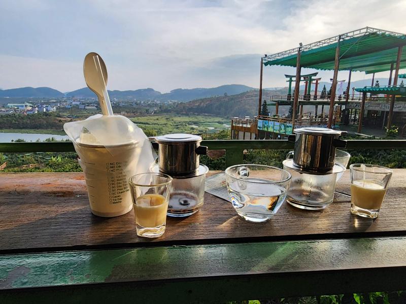 Mê Linh Coffee Garden