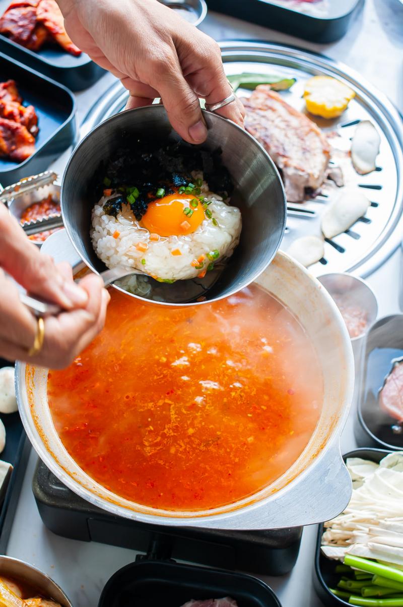 Meet & Meat BBQ là địa điểm món nướng chuẩn Hàn được nhiều người biết đến, cũng là nhà hàng quen thuộc của những ai mê đồ Hàn
