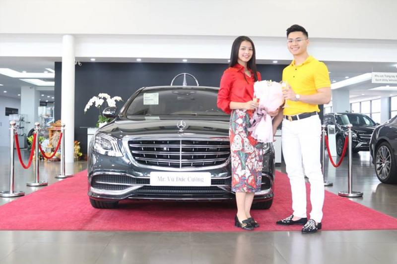 Khu vực trưng bày xe Mercedes-Benz