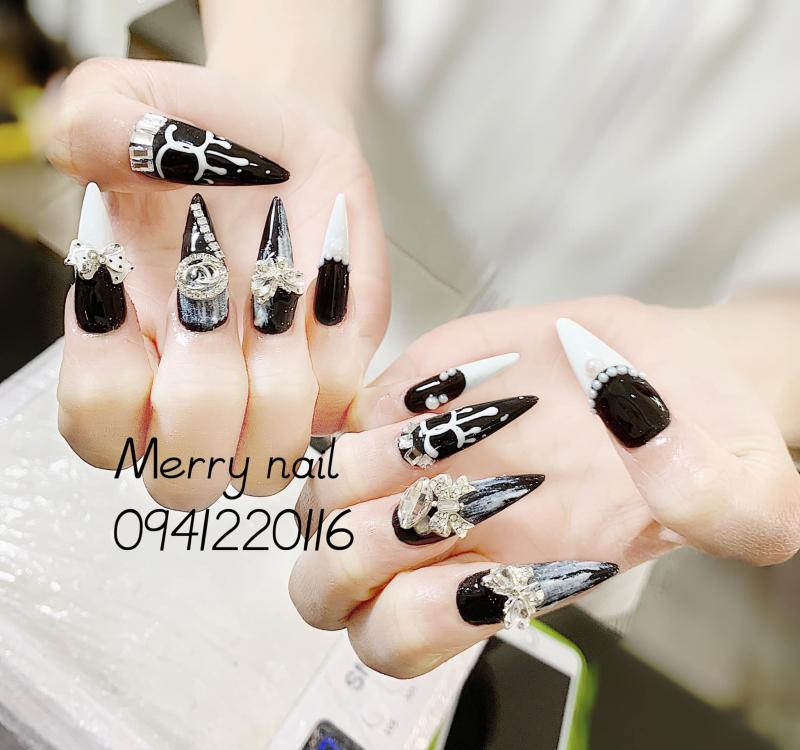 Merry nail
