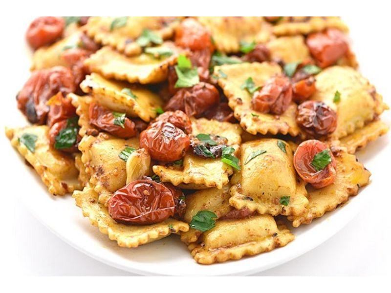 Mì Ravioli với rau chân vịt và pho mát Ricotta