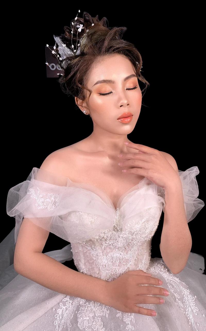 Huyền Nhân make up