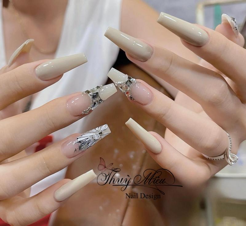 Miêu Nail