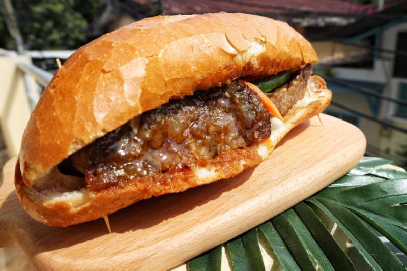 Mika - Bánh mì & Cơm bò nướng