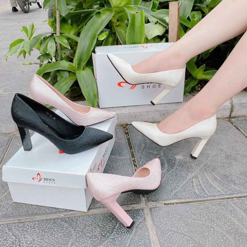 Shop giày phong cách nữ tính đẹp nhất ở Hà Nội
