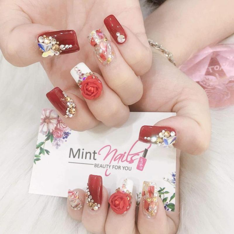 Mint Nails