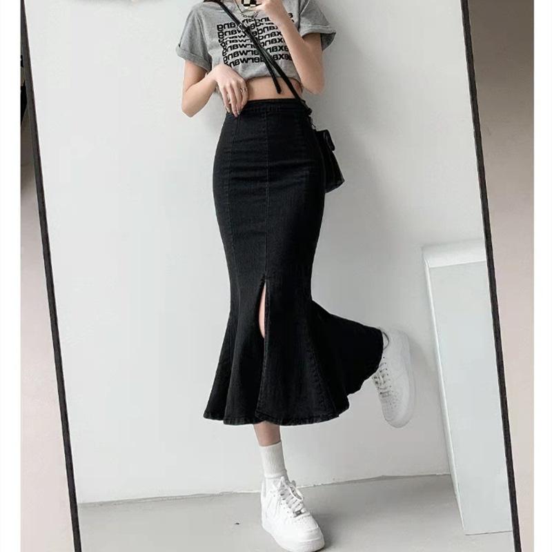 Mix & match cùng áo Croptop với chân váy đuôi cá