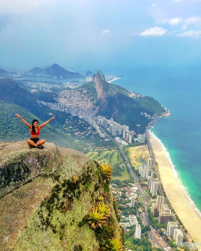 ﻿Mỏm đá Pedra da Gavea tại Rio de Janeiro