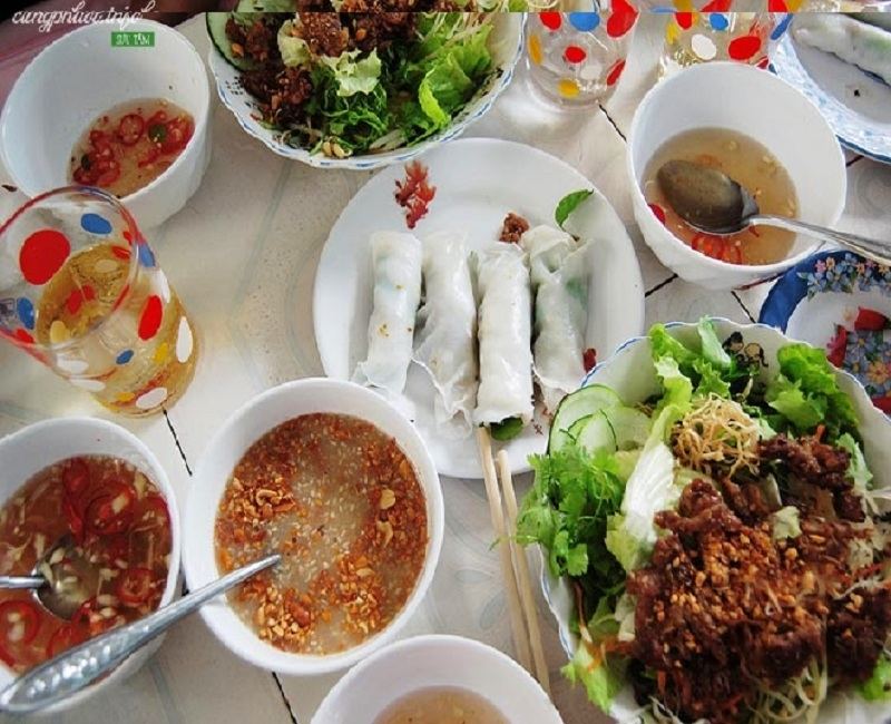 Cuốn thịt nướng