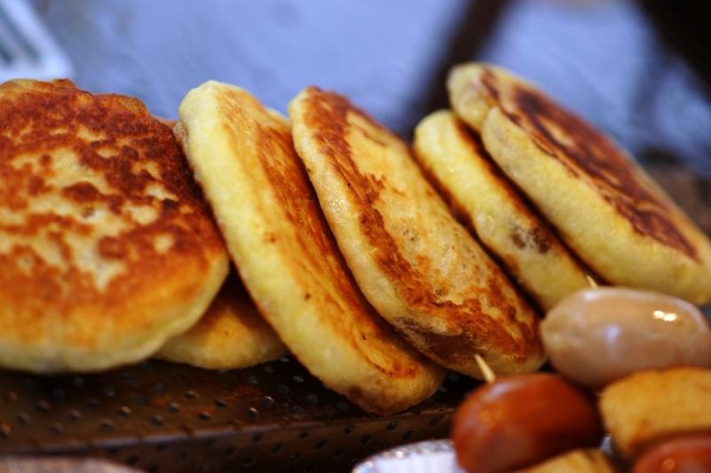 HOTTEOK – BÁNH PANCAKE ĐƯỜNG PHỐ