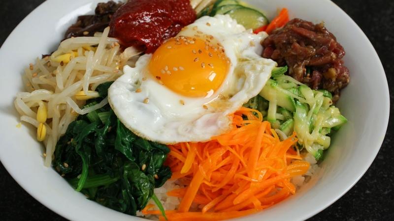 BIBIMBAP (CƠM TRỘN HÀN QUỐC)