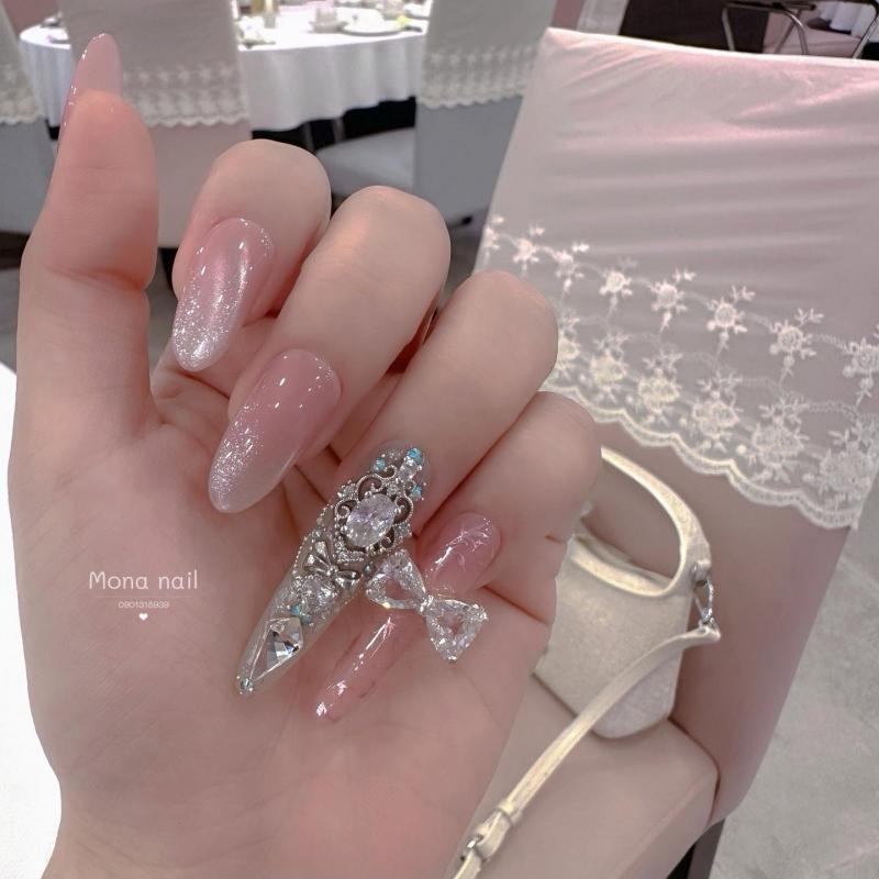 Mona Nail